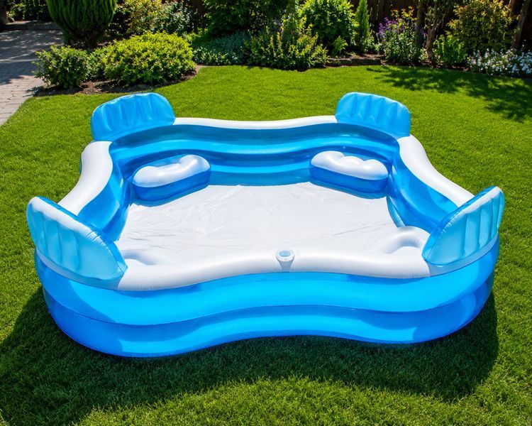 Надувной семейный бассейн Intex Swim Center 56475 229&times;229&times;66 см, 990 л &mdash; квадратный бассейн с сиденьями 0307261 фото